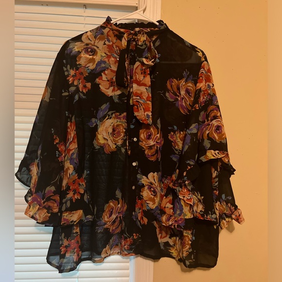 Flower Blouse - Picture 2 of 4